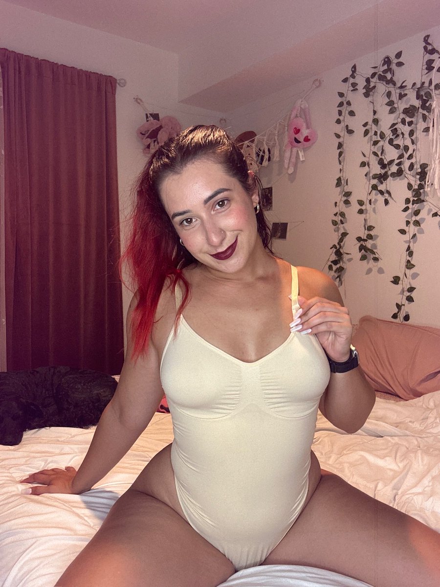 RealDesyGato's tweet photo. Waiting for you https://t.co/Zi9LBxR91J https://t.co/a0aAjOOMkL