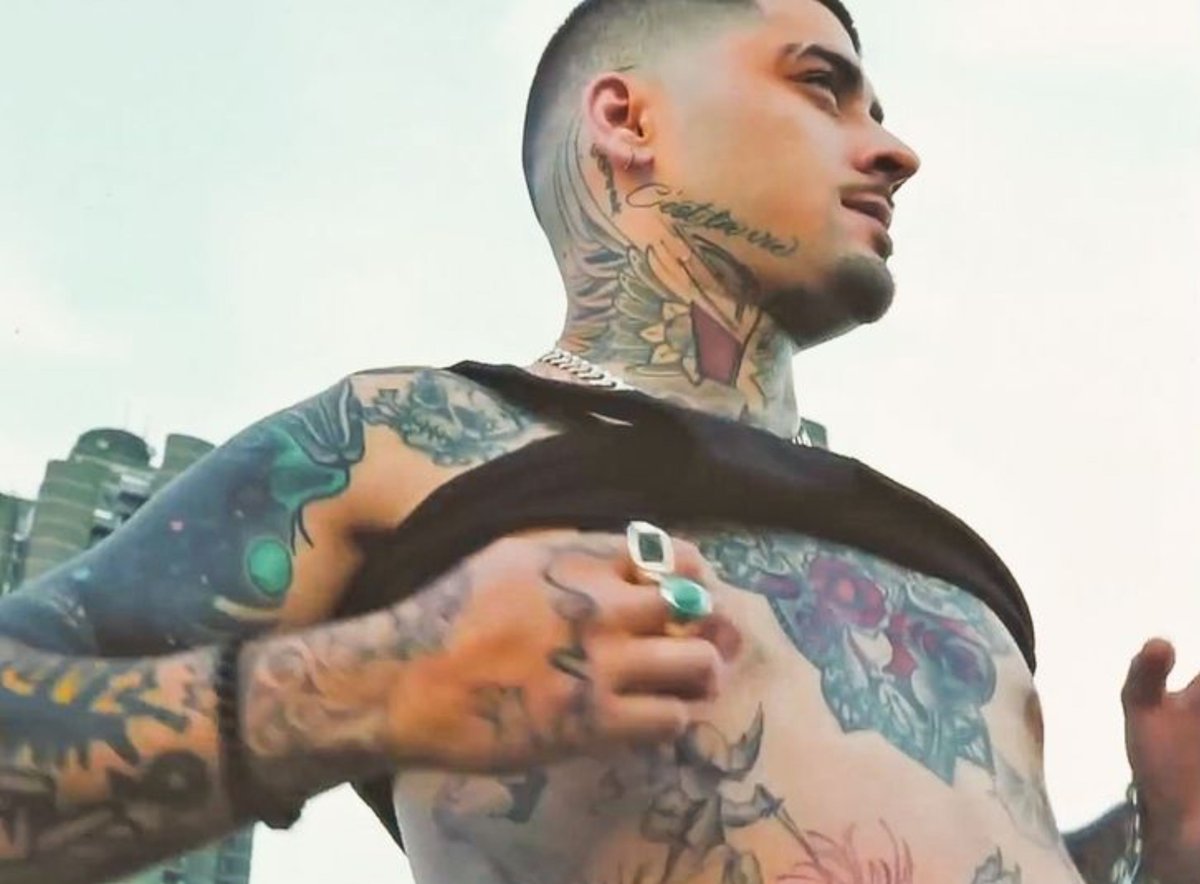 Rainberryy_'s tweet photo. Zayn 🥵 https://t.co/LdKZ1apm0z