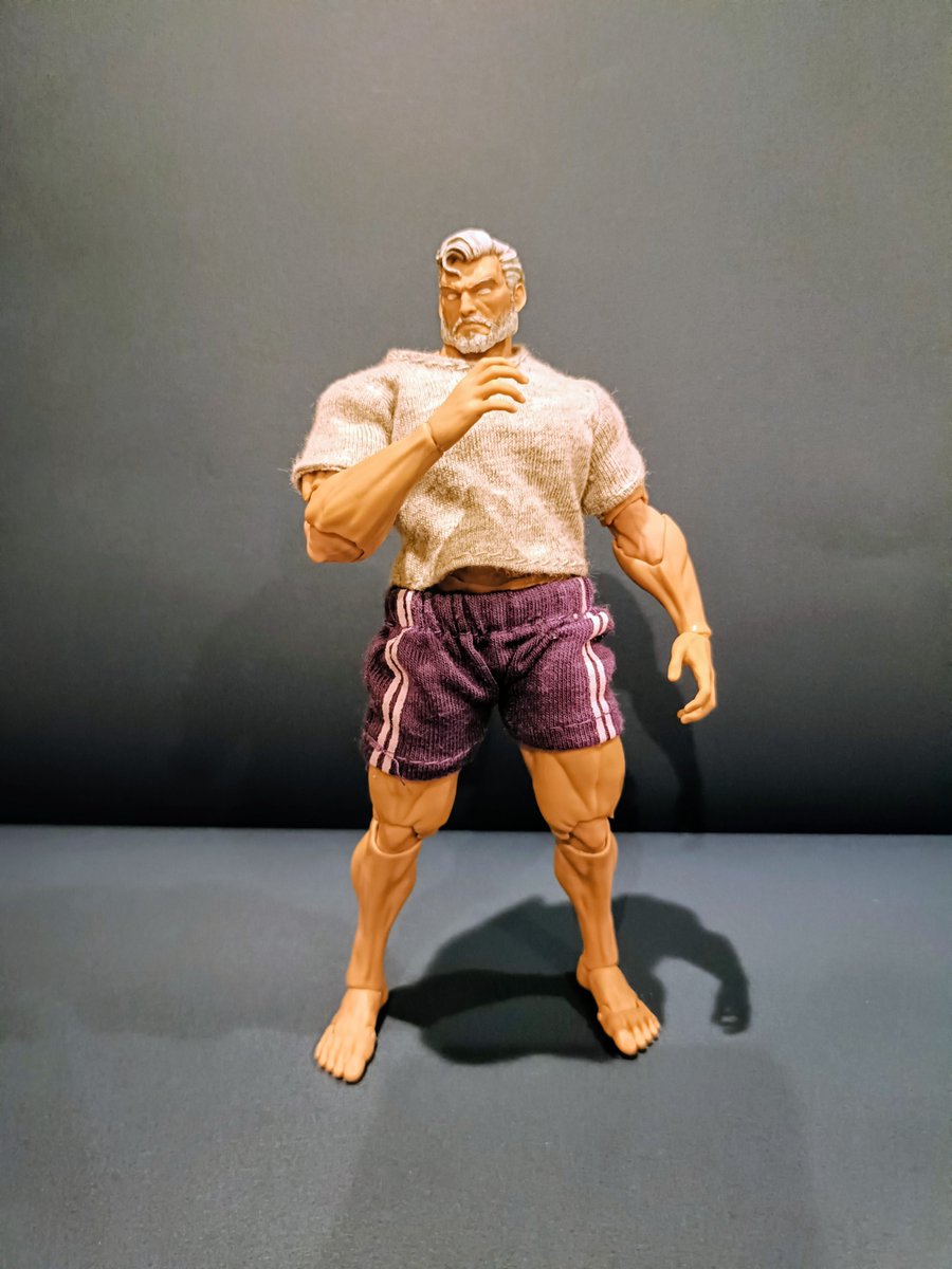 siosiohobby's tweet photo. ムキムキの男性素体を買っちった。顔だけ塗装した。服は上がamifa下がキャンドゥのジャージ
【MORFIG】Queen Studios B.B-01 Y Male β 1/12 Action Figure
#morfig https://t.co/w8jbDew3qy
