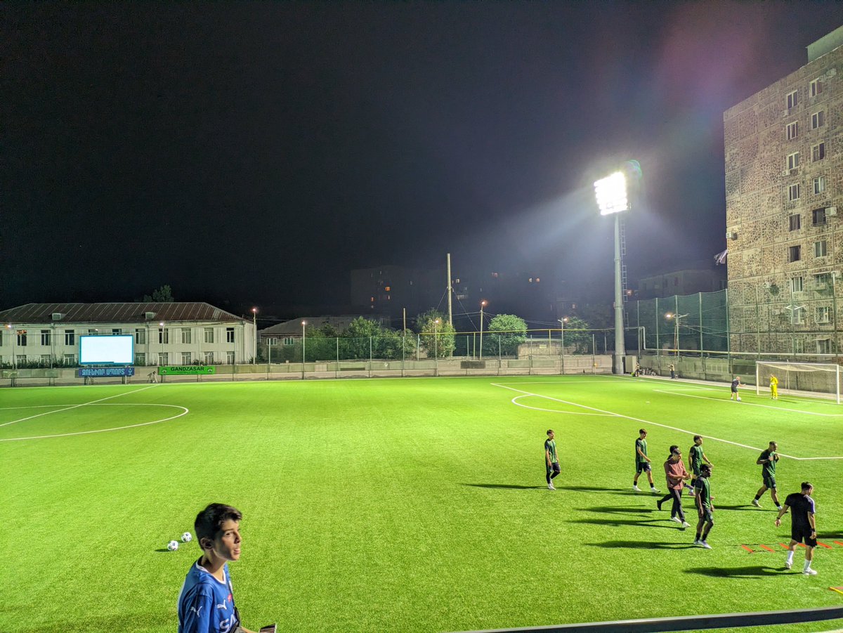 tomoki10892891's tweet photo. @Los_blancos243 Վերջապես հոսանք եկավ https://t.co/Z7g4TjISME