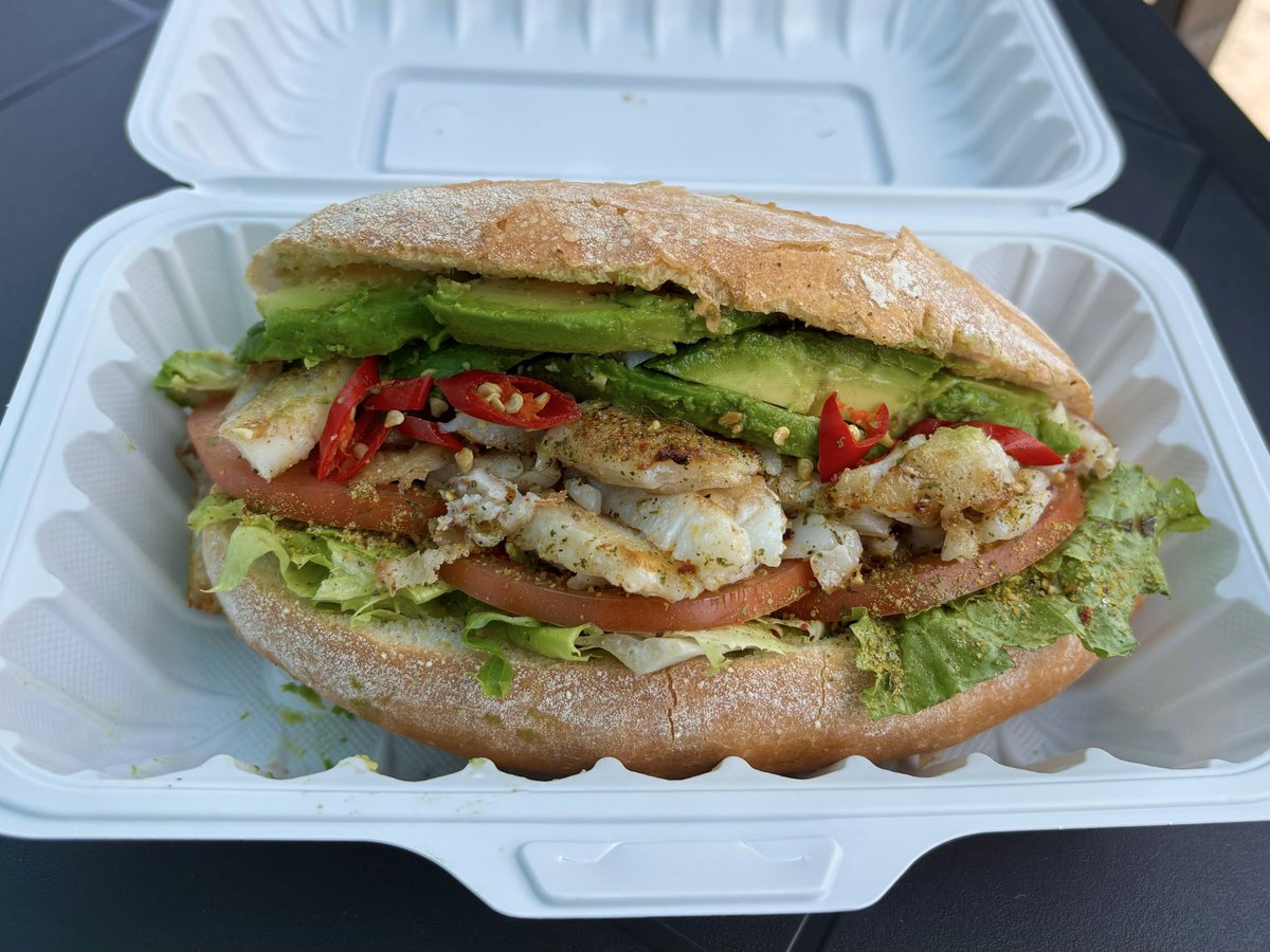 sarah tweet media