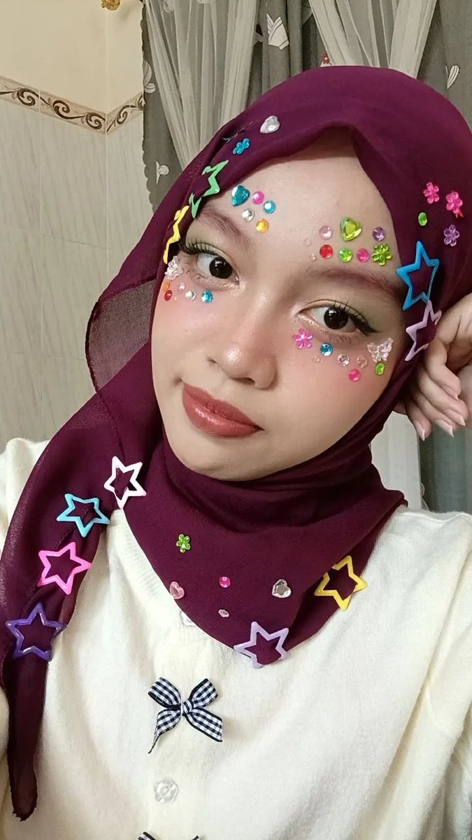 harefaanatasya's tweet photo. recreate makeup naykilla 💛💞 https://t.co/uxnPoAt8nE