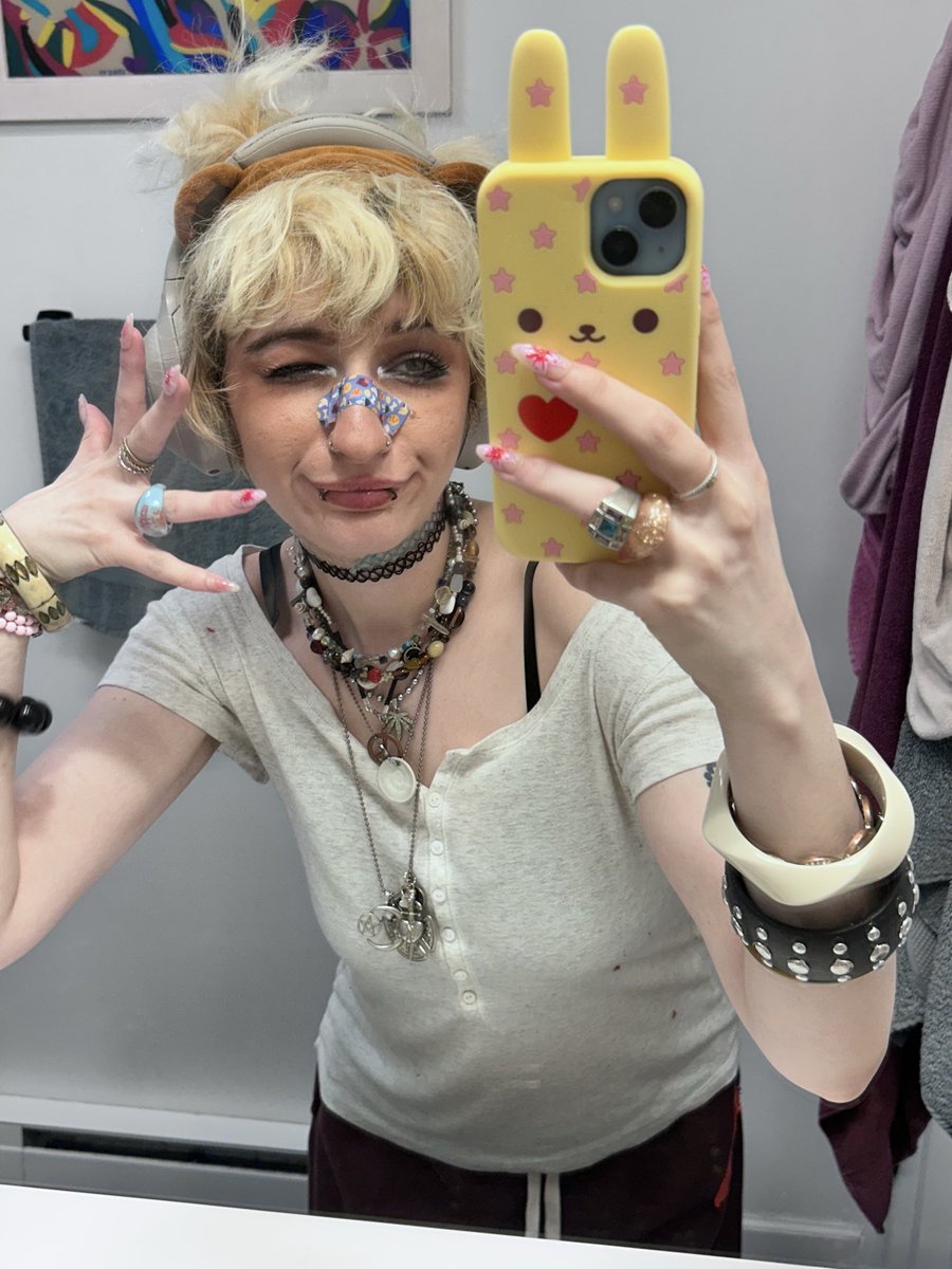 slug1rl's tweet photo. #idil https://t.co/aK4tEmjZqJ