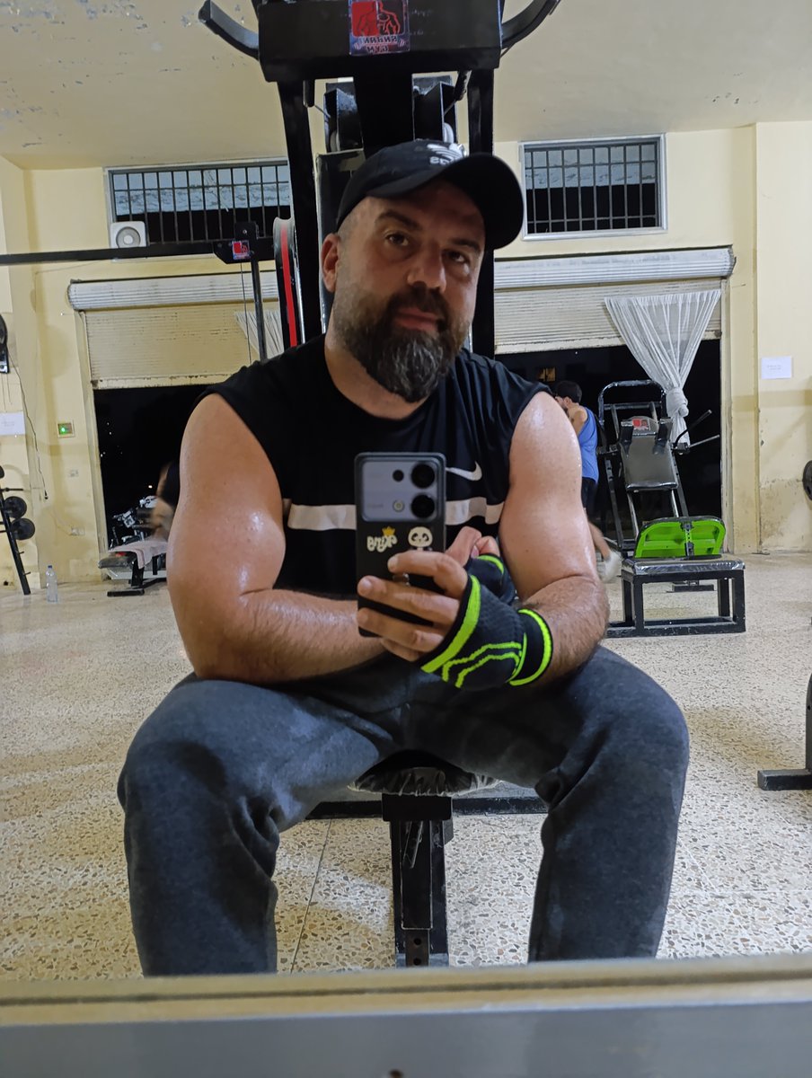 hamada_2_6's tweet photo. #gym #workout 💪 https://t.co/ohkKNflxMX