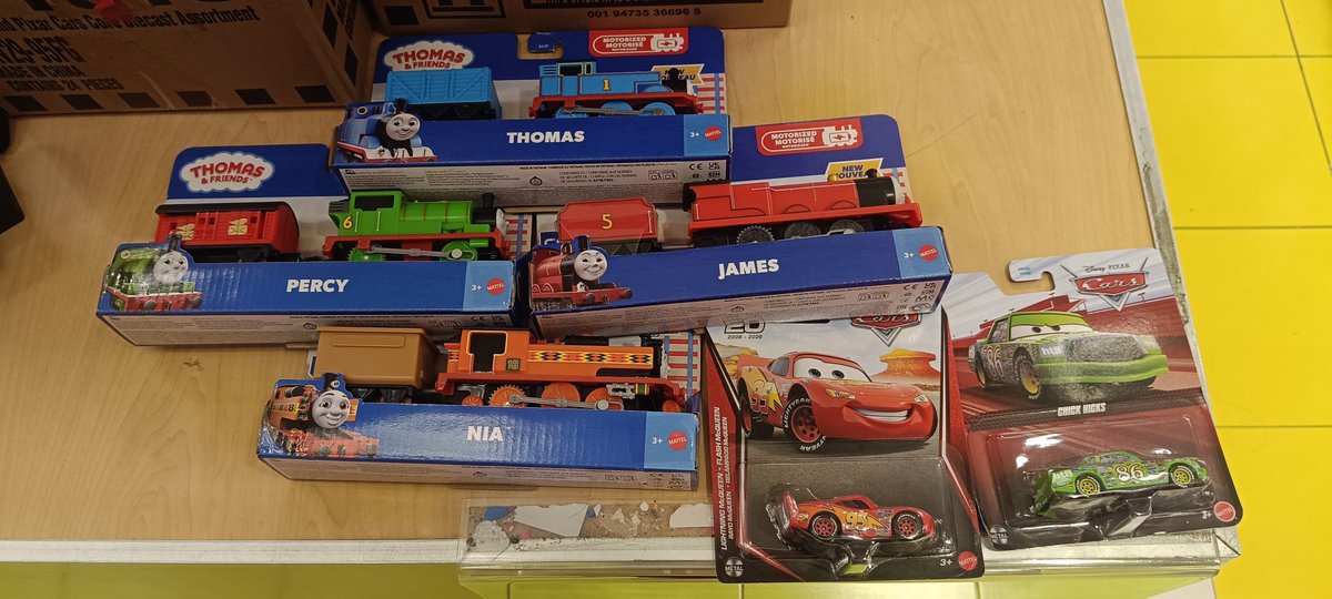loshermanosproo's tweet photo. Tremendo festín me dio Liverpool XD
(Nomas me lleve al McQueen)

#Thomasandfriends #Thomasysusamigos #Cars #Cars20 https://t.co/Yj2lyozBV7