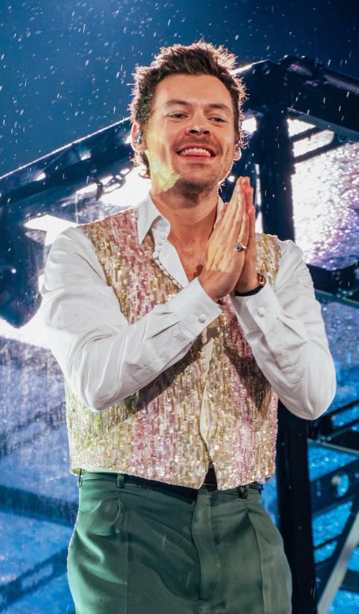 hourlyharrys's tweet photo. https://t.co/CO7SxBif0n