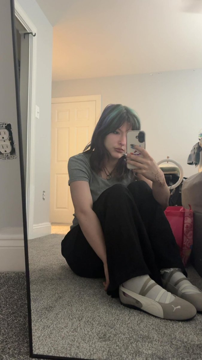 fall4fairy's tweet photo. relapse for my shoes dummy https://t.co/mWpnGlsi6I