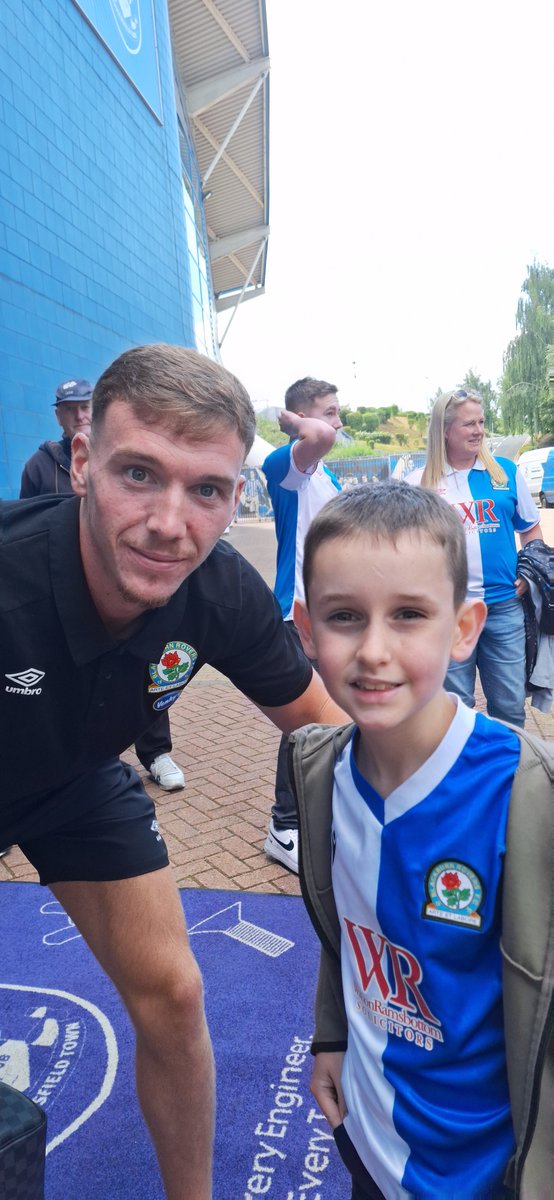 RourkeKieron's tweet photo. Great day out with my little man to the @Rovers game today thanks to the players who stopped for photos with him made his day @HaydenCarter06 @Ohashi7270 https://t.co/ArbxptlXDn