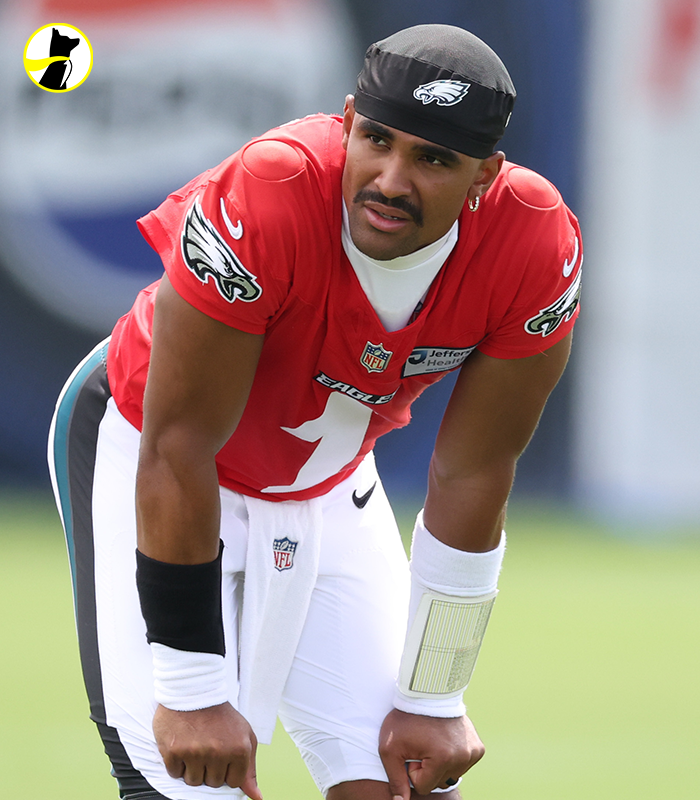 Underdog's tweet photo. Jalen Hurts has yet to throw a TD through three days of Eagles training camp 

39/56 Passing
0 TDs
0 INT

https://t.co/cBRcvLPsH5 https://t.co/9wTvkrTqgn