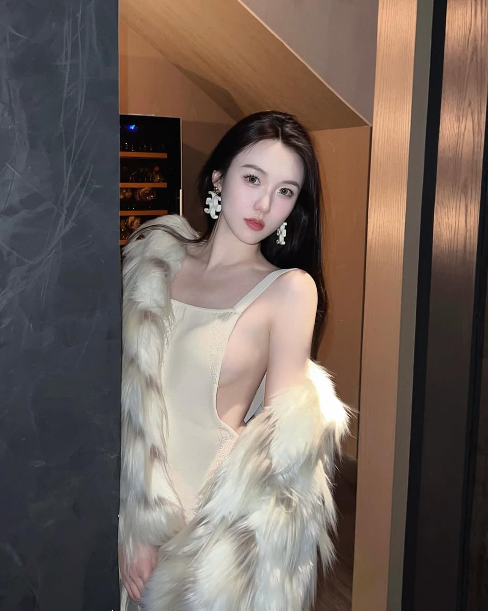 Chloe1217x's tweet photo. Every day is a new day being happy every day is the most important thing🥰 https://t.co/og8VQHgTeq