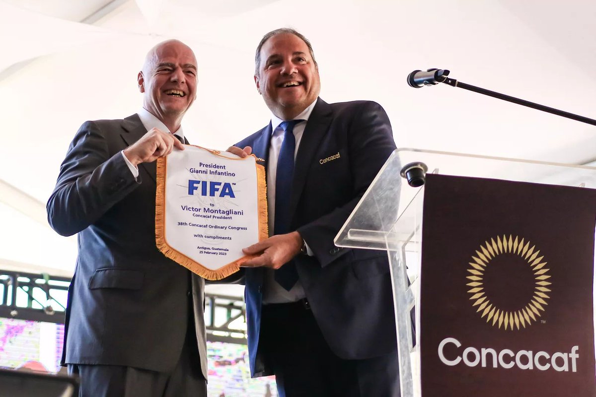 Romain_Molina's tweet photo. Victor Montagliani, le président de la CONCACAF, s'imagine bien président de la FIFA à la place de son (ancien) ami Gianni...

Et croyez-moi : si c'est pour ramener Montagliani à la tête du football mondial, il n'y a clairement aucune utilité à sortir Infantino.

Homme du système, qui a couvert des choses graves au Canada et à la CONCACAF : Montagliani est tout sauf un dirigeant propre ou capable d'incarner un changement profond