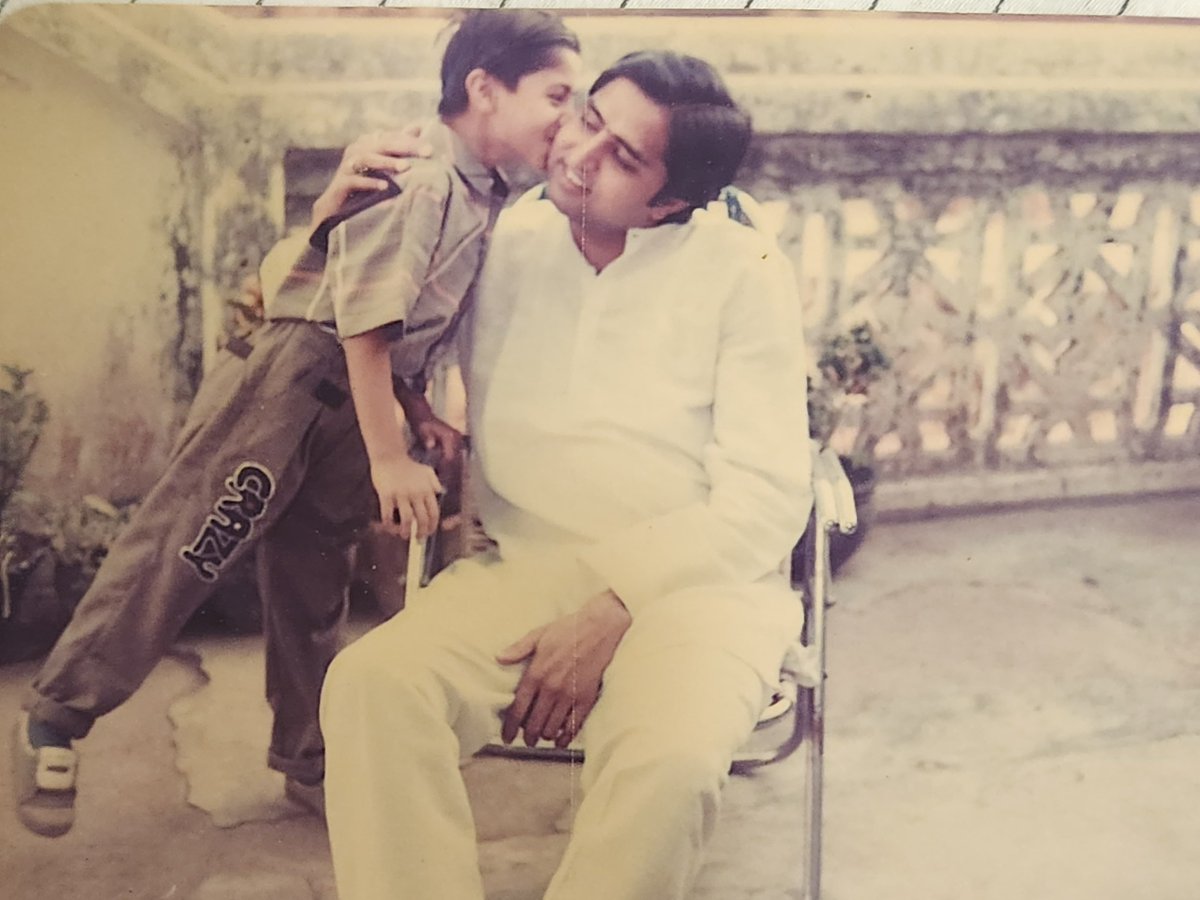 TeamHarshadOFC's tweet photo. Nothing to say just adoring Monu and his Papaji ❤️❤️❤️

#HarshadChopda
#HarshadInLockUpp
#LockUpp
#NetflixIndia https://t.co/2JgWRRhsL9