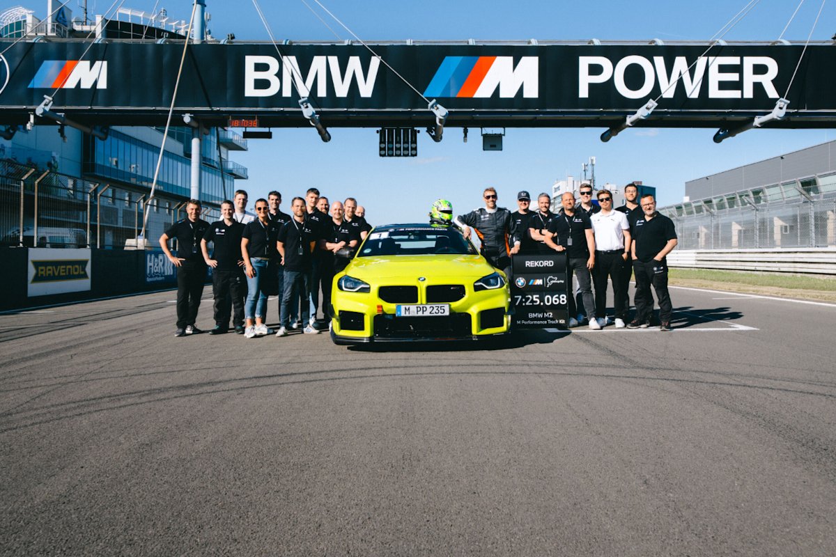 AutoScout24es's tweet photo. 🚗 BMW M2 M Performance Track Kit: así es el deportivo que conquista Nürburgring con un tiempo histórico

https://t.co/IplTOxaHeM https://t.co/lbrTkAu0V7