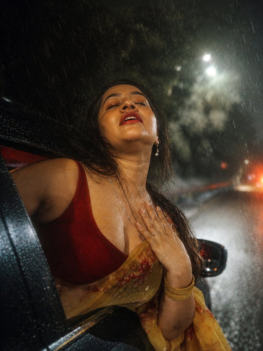 Tharki_Editz_2's tweet photo. Saayan Suzn : Sizzling Hot In Saree https://t.co/kG3FFZ85H7