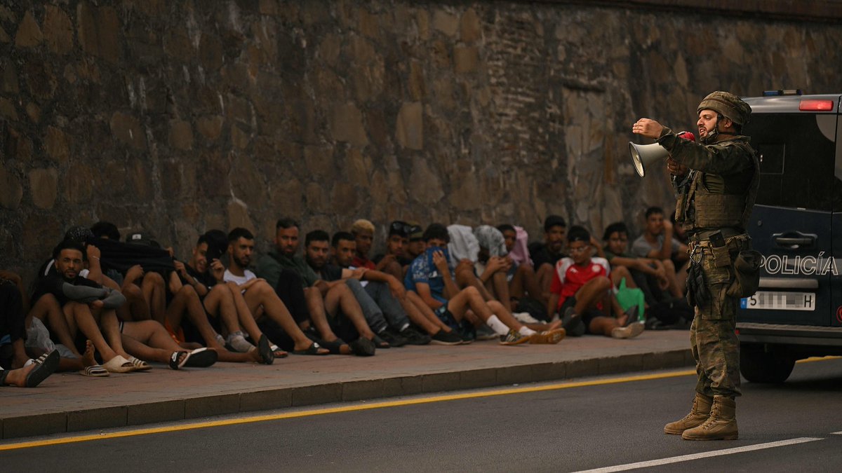 CGTNOfficial's tweet photo. #UPDATE on Spain's Ceuta migrant crisis:  

- Spanish PM Pedro Sanchez urged EU unity over the Ceuta migrant crisis. 
- At least 67 people died in the crisis, according to the Spanish government. 
- Twenty-two EU states, including Italy and Germany, called for emergency talks over the surge in migrants arriving in Ceuta.  

More: https://t.co/SjOdsAQsJu