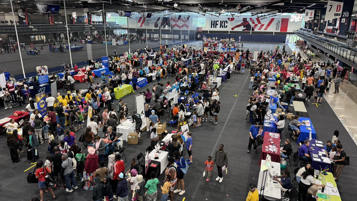 kckschools's tweet photo. Our annual Back to School &amp; Health Fair is underway! Join us at Homefield KC (9250 State Ave.) for free backpacks, school supplies, haircuts, and more!  The fair runs through 1pm. https://t.co/i6CGmL6ala
