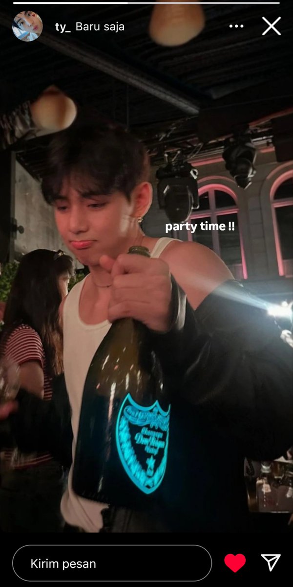 _VKaisar's tweet photo. — #kookv #au

perbedaan SG dan tweet dua pasangan ini https://t.co/vs2ElgDuHs