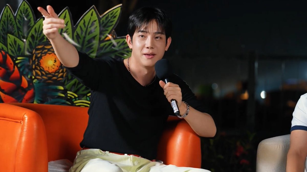 glmoonght's tweet photo. happy sekali dojoon banyak senyum di sini🥰 https://t.co/k3nqrXMXNM