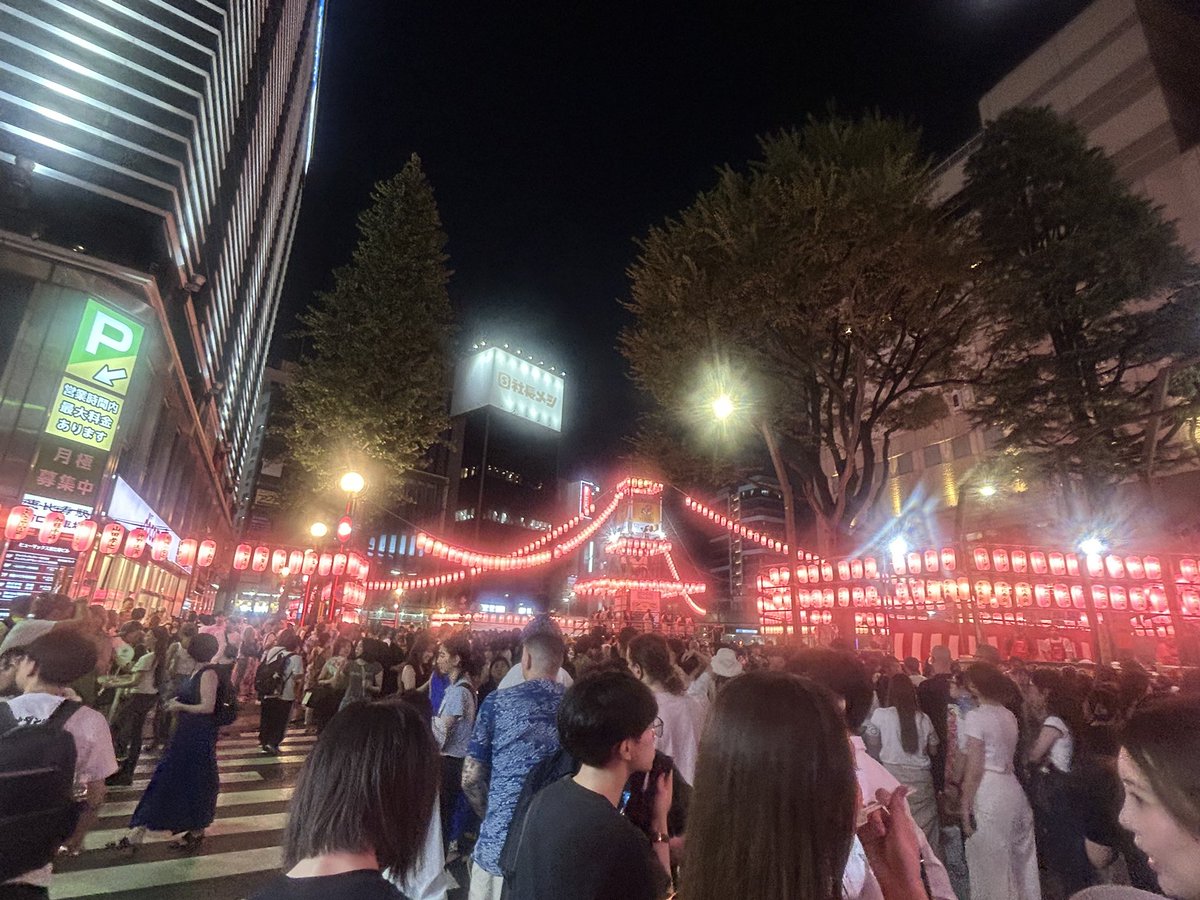RoadSRX's tweet photo. 恵比寿の盆踊り
こんな時間が世界中あればいいけどのに､､､ https://t.co/tLWFIFol7u