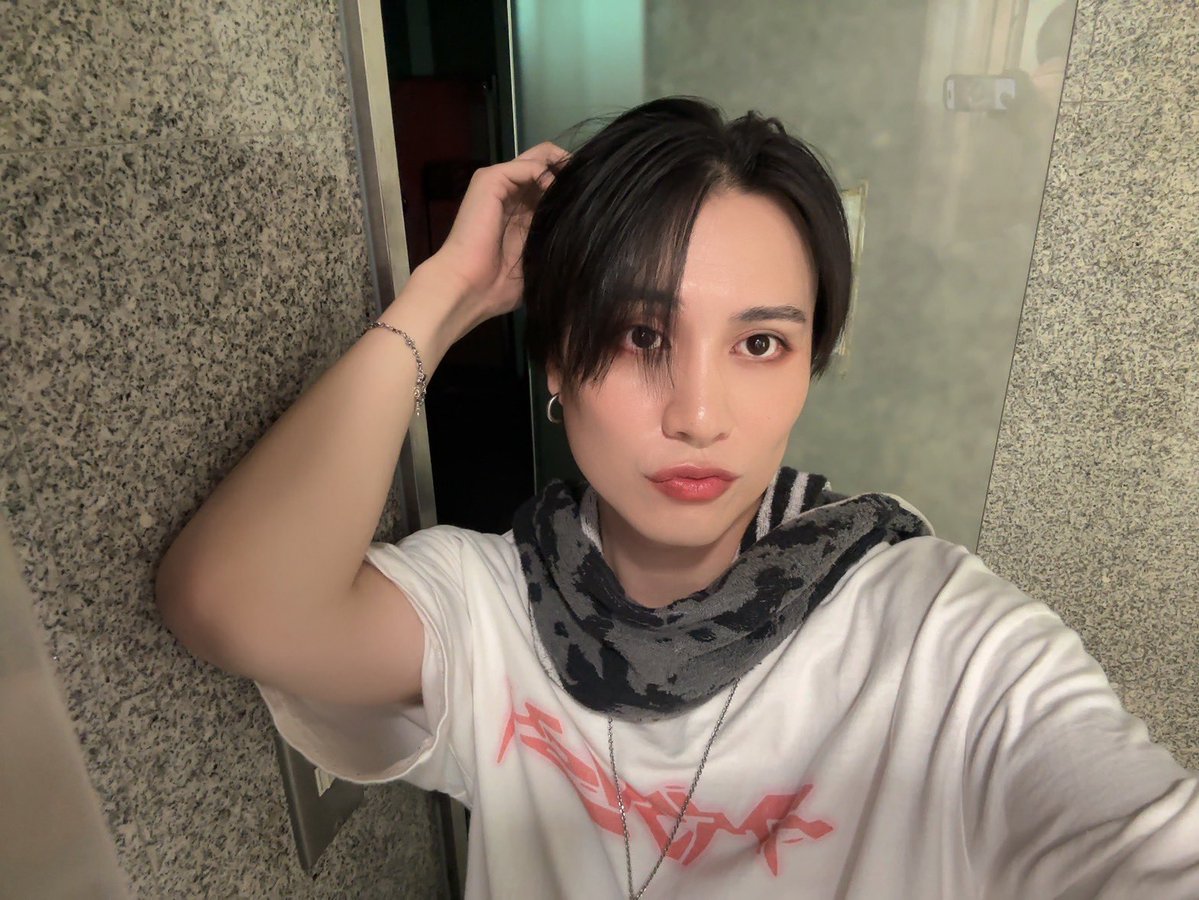 junya_ohl's tweet photo. 8月1発目から大雨ライブかましたったわ！！！
でも楽しかったわ！！！！

皆も風邪ひかないようにね🧩
そして熱中症にも気をつけてね！！

明日はラジオでお待ちしてますー！！

#OHL https://t.co/IwKL1To5Ph