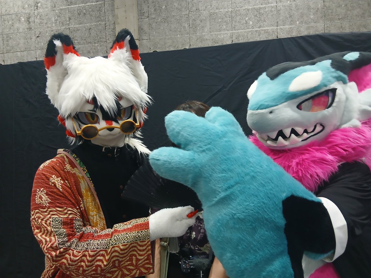 h016027's tweet photo. 推し達に顔隠される(めちゃ助かる)
#OFFF2026 https://t.co/Hicon8coAx
