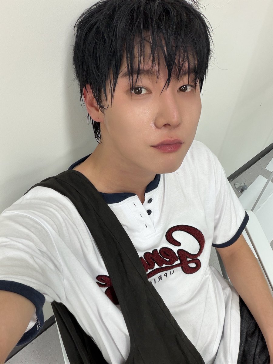 helloimwa33's tweet photo. 내 강아디후니님 잘놀고오셧군🫶🏻 후딱 씻고 푹자 https://t.co/TXL40aoJCW