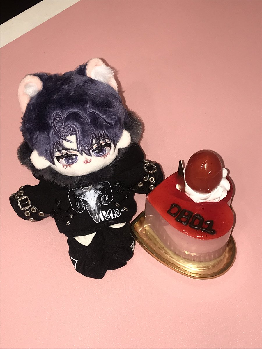prpre0116's tweet photo. #Happy이든day 윤이든 생카 다녀오고 트친이랑 또 생파함🫰🏻 생일 축하한다 이든아 https://t.co/U8UEy0lJtW