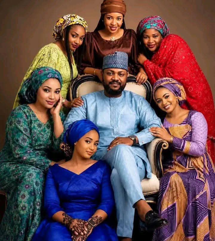 NaziruKatibi's tweet photo. Allah sarki @adam_zango kowa Irin kaddar rayuwarsa Allah ya baka ikon cin jarabawa
@KannywoodOnline # @Kannywood https://t.co/HC4YV8iMgW