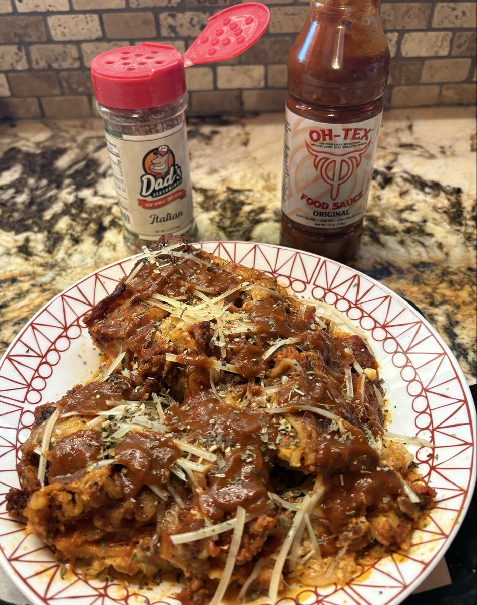 JawaadMitchell's tweet photo. Leftover lasagna last night. Generous sprinkle of @DadsSeasonings Italian and figured I’d see what happens if I dumped some @OhTexFoodSauce on it. Damn! Who knew a condiment would work that well on lasagna! 🔥🔥 great stuff Ricky @SauciustheGreat https://t.co/0I6xsWitxb
