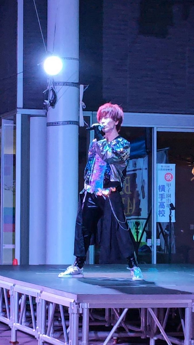 hirokisaragi210's tweet photo. 横手駅前商店街の納涼ビアガーデン
ご来場の皆さま。ありがとうございました！

雨も落ち着き、いい環境のなかで歌えて幸せでした😆皆さんの声援が大きくて力になりました💪

今年も　#秋田まるまる愛好会 様から
お力いただき最高のパフォーマンスができたと思います。

たくさんの思い出に感謝✨ https://t.co/hF7SdRKQtv