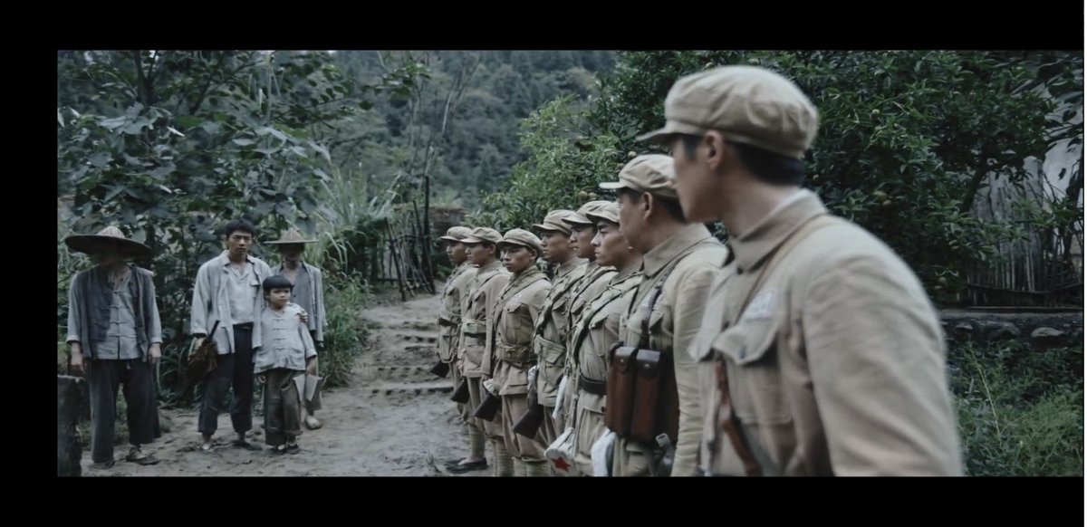 kungkikitty's tweet photo. และส่วนที่ประทับใจที่สุดที่เติมเต็มความสมบูรณ์คือ เมืองเกอจื่อ ปี 1949 ที่ชาวบ้านอยู่กันอย่างสงบสุขหลังสงครามยุติ ครอบครัวตระกูลโม่อยู่กันพร้อมหน้า และมีเหล่าทหารมาเคารพเหล่าทหารกล้าผู้วายชนม์ ที่ปกป้องเมืองด้วย Solothurn https://t.co/pOYiJMXXL7