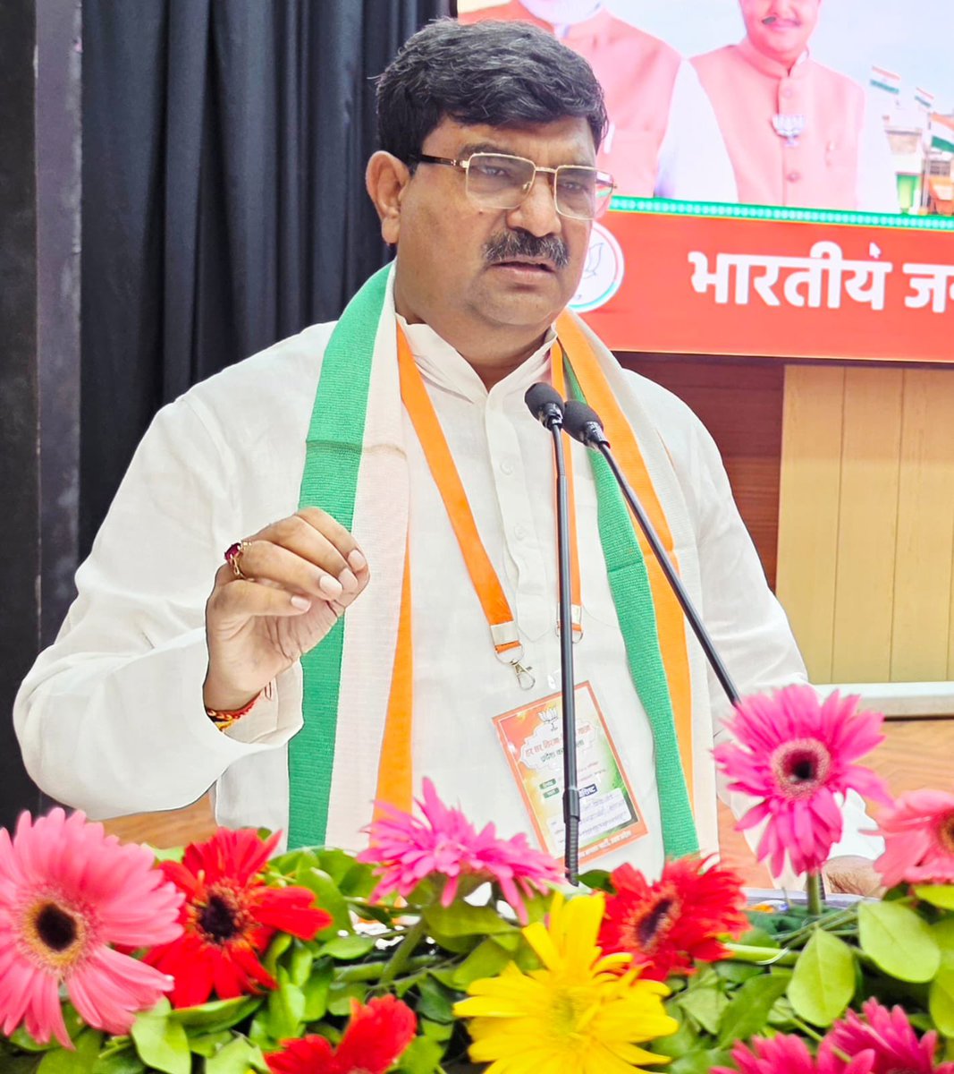 idharampalsingh's tweet photo. आज लखनऊ में 'हर घर तिरंगा' एवं 'तिरंगा यात्रा' की प्रदेश कार्यशाला  आयोजित की गई I 

इस अवसर पर मुख्य अतिथि के रूप में राष्ट्रीय सचिव, राष्ट्रीय प्रवक्ता तथा नागालैंड एवं मेघालय के प्रभारी श्री अनिल के. एंटनी जी, भाजपा माननीय प्रदेश अध्यक्ष श्री पंकज चौधरी जी, अभियान संयोजक व प्रदेश उपाध्यक्ष श्री बृज बहादुर जी, अभियान सहसंयोजक व प्रदेश उपाध्यक्ष श्री नीरज सिंह जी, श्रीमती अर्चना मिश्रा जी, प्रदेश मंत्री श्रीमती रजनी पांडे जी, श्री अनिल यादव जी समेत पार्टी के वरिष्ठ पदाधिकारियों एवं कार्यकर्ताओं  उपस्थिति रहे।

#HarGharTiranga
#PMModi