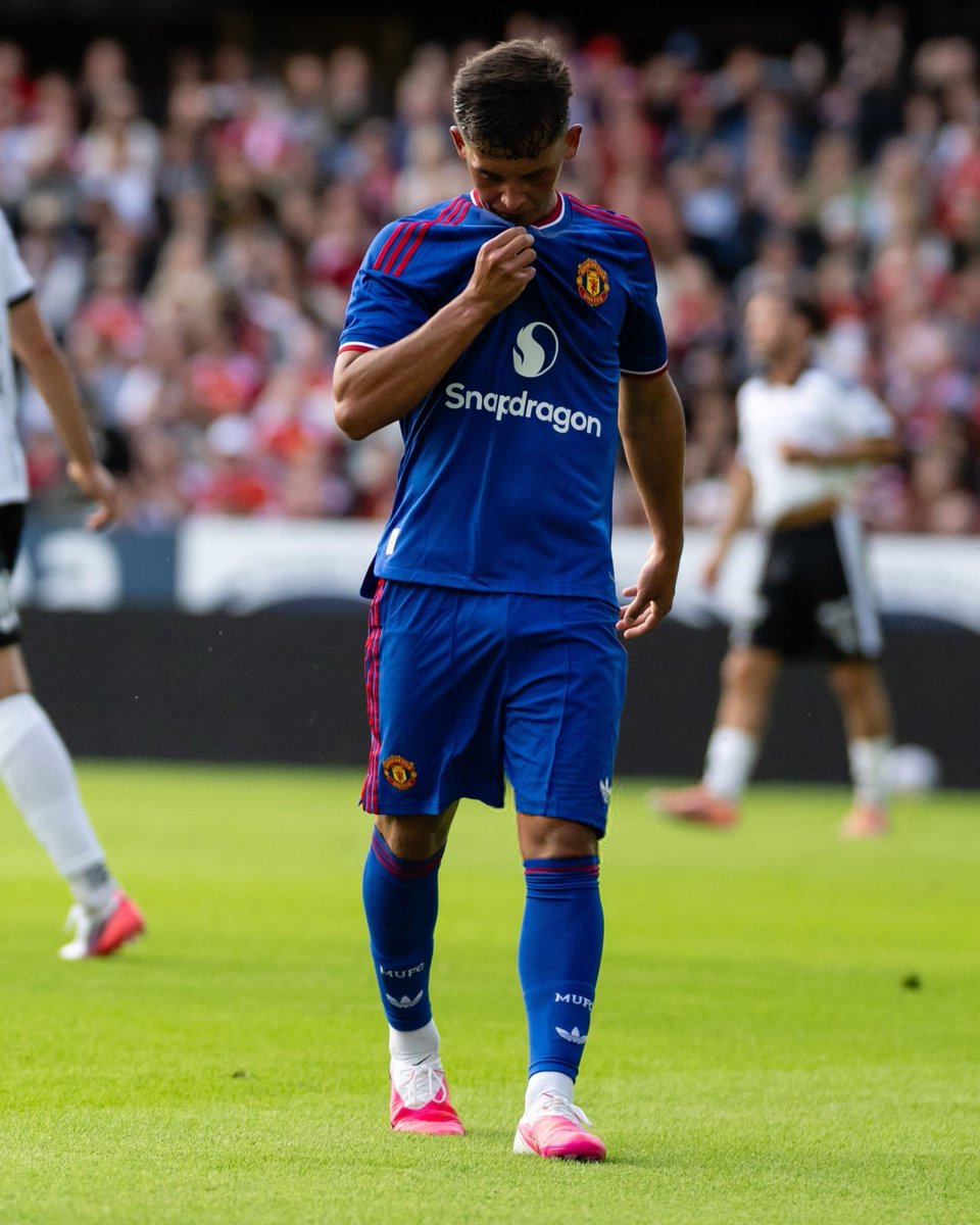 KDCGlobal_'s tweet photo. Lacey is very mature on the ball, and makes the right decision, WHAT A TALENT ⭐

This kid should not go on any silly loan, he should stay and fight for first team. https://t.co/XSms9xqG5q