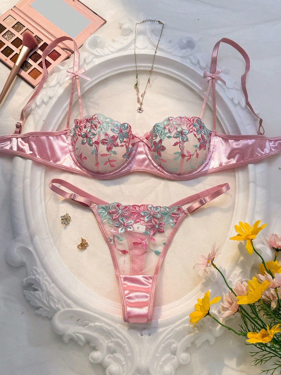 ursula9393's tweet photo. Lingerie na shein, as mais lindas que ja vi na vida https://t.co/uvDsNuGHNO