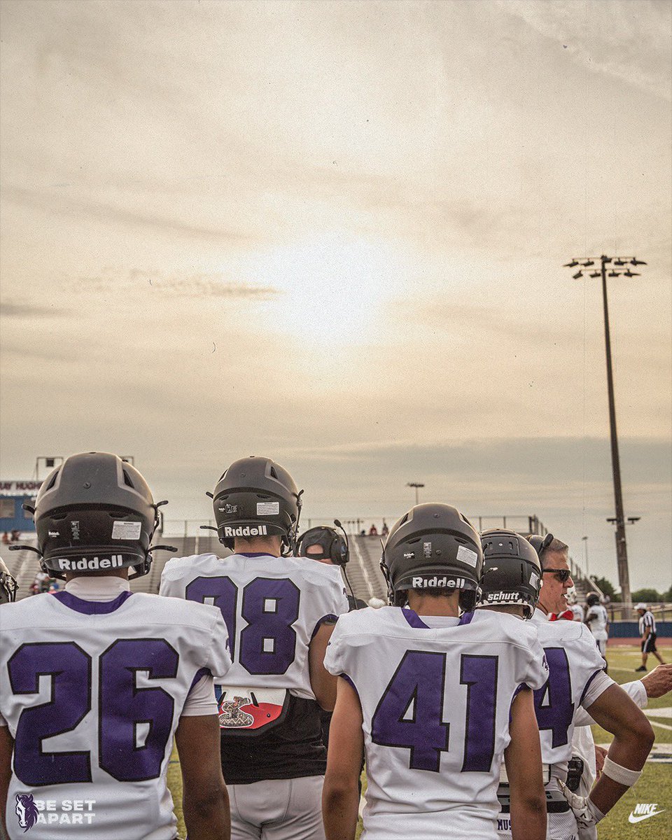 LAmustangFB's tweet photo. Friday Night Scrimmage 🔥💜🔥 #BeSetApart https://t.co/AxJDoZullH