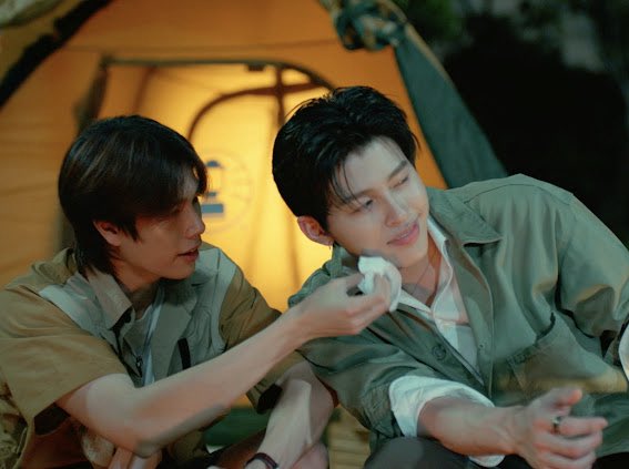 PhuwinOfficial's tweet photo. หวานให้พอดีหน่อยค่าาา 

❥@phuwintang🍯

#PeachAndMeSeriesFinalEP
#phuwintang https://t.co/Ecf2C7xRH5