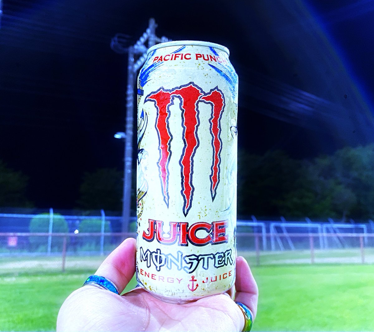 Landia_Dragon's tweet photo. Today's-ENERGY-

さてと、ブッキメるか…!

#MonsterEnergy #JUICEMonster #PACIFICPUNCH #エナジードリンクライフ https://t.co/J5WyFisPOv