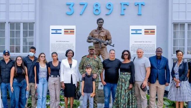ynetnews's tweet photo. Uganda unveils Yoni Netanyahu memorial at site of 1976 Entebbe raid

The monument at the Old Entebbe Terminal honors the Israeli commando commander killed in the hostage rescue and highlights renewed security and diplomatic ties be...

https://t.co/w72pUz0auY https://t.co/acX57IAQcL