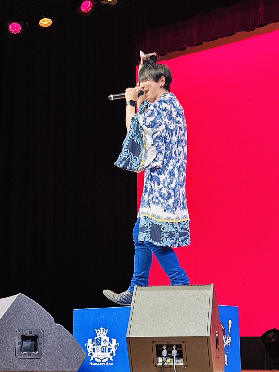 nagasawasou's tweet photo. 今日はまずDJみわっちと秦野名水フェスティバルで鉄砲大会の司会！

その後はクアーズテック秦野カルチャーホールでのチャリティーライブ

そして田原ふるさと公園での納涼祭ライブと、盛りだくさんな一日でした😊

子どもたちの笑顔や元気に、たくさんパワーをもらったよ✨

ライブでも一緒に歌ってくれたり、手を振ってくれたり、本当にありがとう！

こうして音楽を通して、子どもたちやBlue Bunny’sのみんなと繋がれる時間が、僕にとって何よりの宝物だと改めて実感出来たね！

今日もたくさんの笑顔に出会えて、最高の一日になりました！

8月9日のワンマンライブまで、あと少し。

もっともっと最高のステージを届けられるように頑張ります😎✨

今日も本当にありがとう！
サンキューバニーマッチ！ありがぴょんぴょん！🐰💙

魔法が解ける日まで、残り7日🪄🐰
SOLD OUTまで、残り26席！

🎂 永澤 蒼. BIRTHDAY ONEMAN LIVE 2026
―1年に一度、うさぎの魔法が解ける日―

📅 2026年8月9日(日)
📍 Thunder Snake ATSUGI

OPEN 11:30 / START 12:00

🎫 前売 3,000円（+2Drink）
🎫 新規割 1,000円（+2Drink）
🎫 小・中・高校生 1,000円（+2Drink）

🐰8.9ワンマンライブチケットはこちら
https://t.co/ItuqdmGneg

#名水
#秦野
#永澤蒼
#クアーズテック秦野カルチャーホール
#田原ふるさと公園