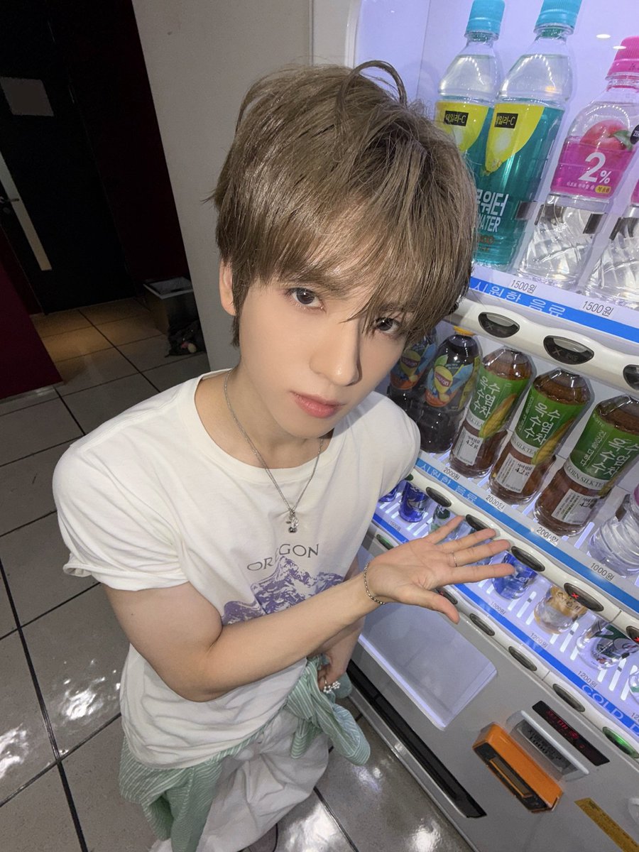 POW_grid's tweet photo. [#YORCH]
시원한 음료수 하나 마실래요? 
#POW #파우 #요치 #Flavor #플레이버 https://t.co/SRccpUBrWg