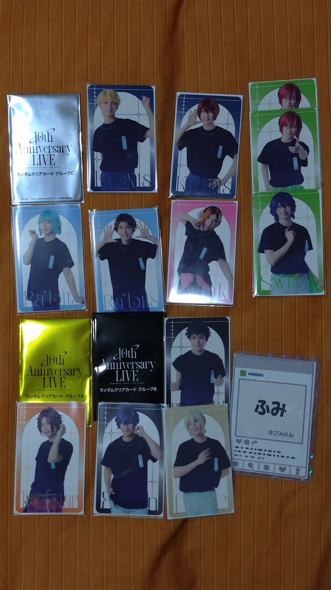 23stUp's tweet photo. ゆるっと交換・譲渡　8/1
あんさんぶるスターズ！･あんステ　10th　AnniversaryLIVE

ランダムクリアカード
譲　画像参照
真緒･英智･ジュン･鉄虎･夏目･青葉･司･嵐　他

求　MaM･日々樹渉･瀬名泉

グループ違い可･瀬名泉優先･優先決まれば定価譲渡可

8/2北九州マチソワ前後手渡しにて https://t.co/cel5ywLzkX