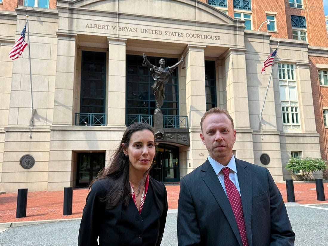 Marignac11949T's tweet photo. #Max Blumenthal #États-Unis #Liberté de la presse
Le journaliste Blumenthal, retour d'Iran, a obtenu la restitution de ses phones confisqués à la frontière et la condamnation du GVT américain. https://t.co/varlE8TgMu