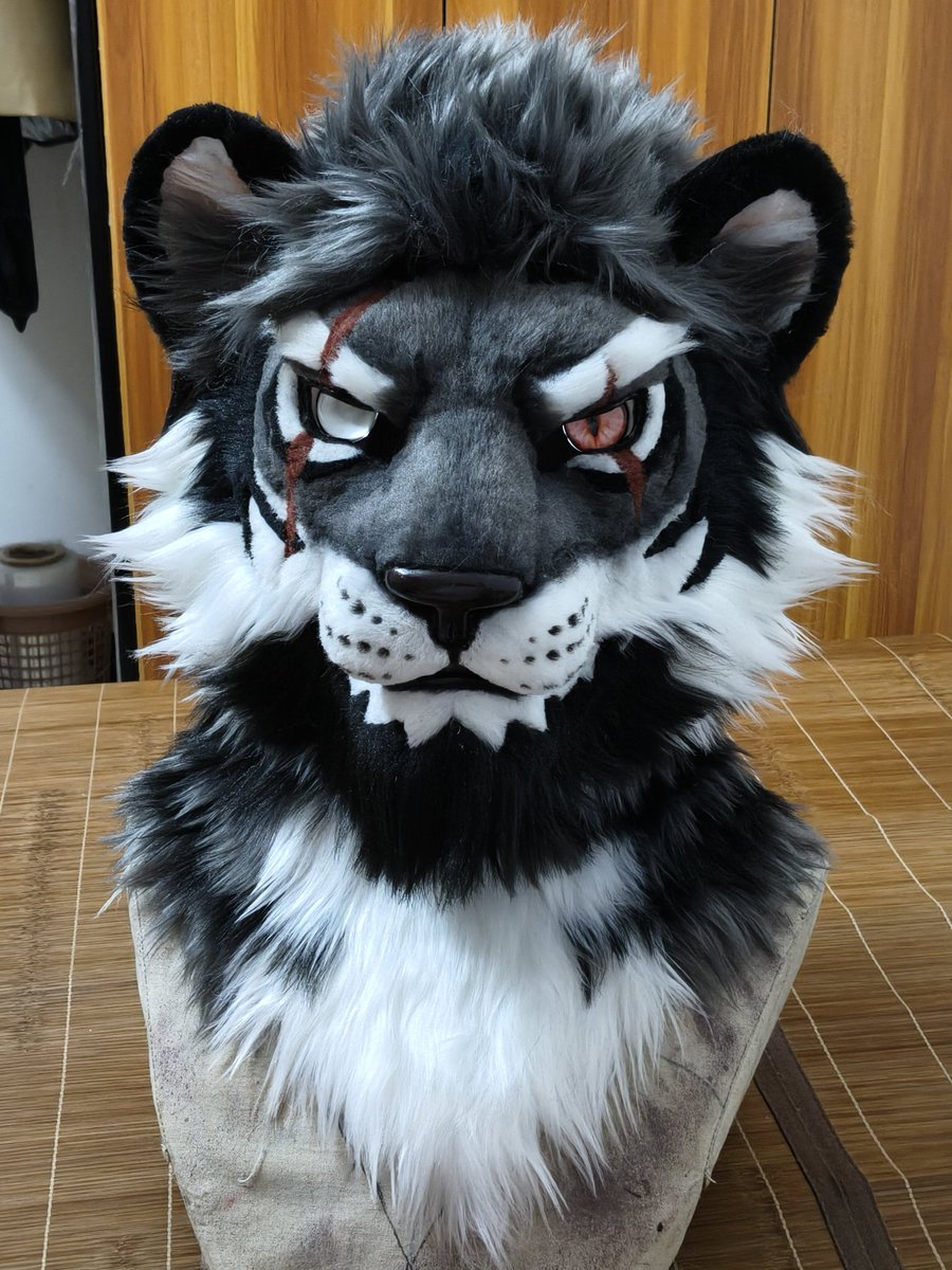 qijing260570760's tweet photo. The tiger that took me a lot of time to make#furry #fursuit #fursuitmaker #fursuiter #fursuitforsale #fursuiting #furry https://t.co/BkT6RERAqL