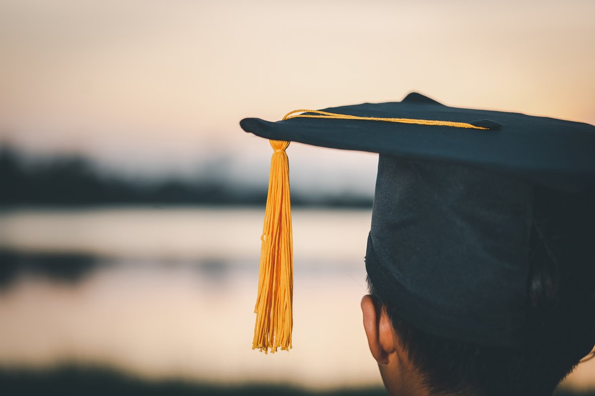 CharterOak's tweet photo. Think ahead! Accelerate your way to a Master's degree! Our Fast Track option lets you earn Graduate level credits while enrolled in a related Bachelor's degree! Take your educational journey to a whole new level today! #OnlineDegrees #Masters #FastTrack https://t.co/Ib9jnQ8kJA