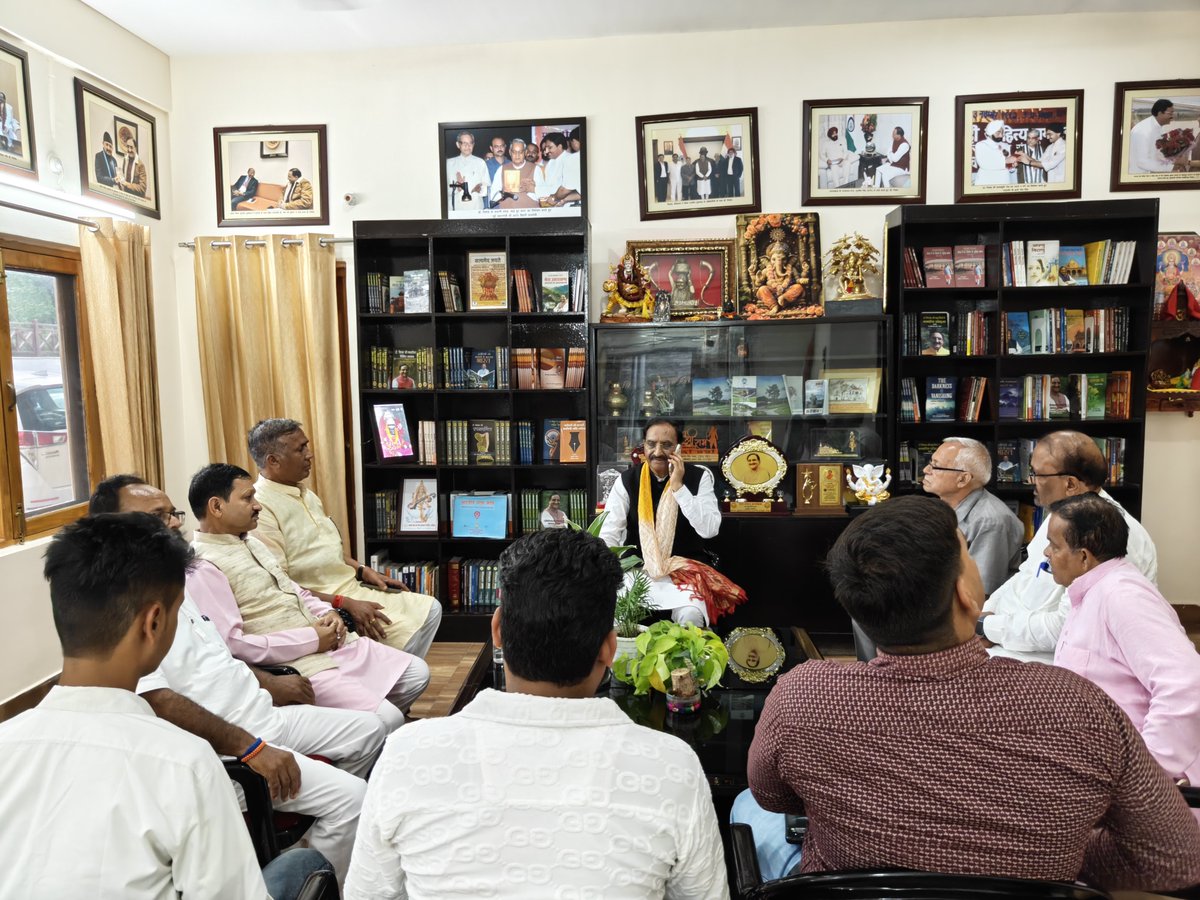 DrRPNishank's tweet photo. मेरा भारत – मेरा परिवार 🇮🇳

आज लेखक गांव, देहरादून में भाजपा कार्यकर्ताओं एवं आमजन से आत्मीय भेंट हुई। जनसेवा और संगठन को सशक्त बनाने के उद्देश्य से क्षेत्र की आवश्यकताओं और जनहित के मुद्दों पर विस्तृत चर्चा हुई।

 त्वरित समाधान सुनिश्चित करने के लिए संबंधित अधिकारियों को आवश्यक दिशा-निर्देश भी दिए।