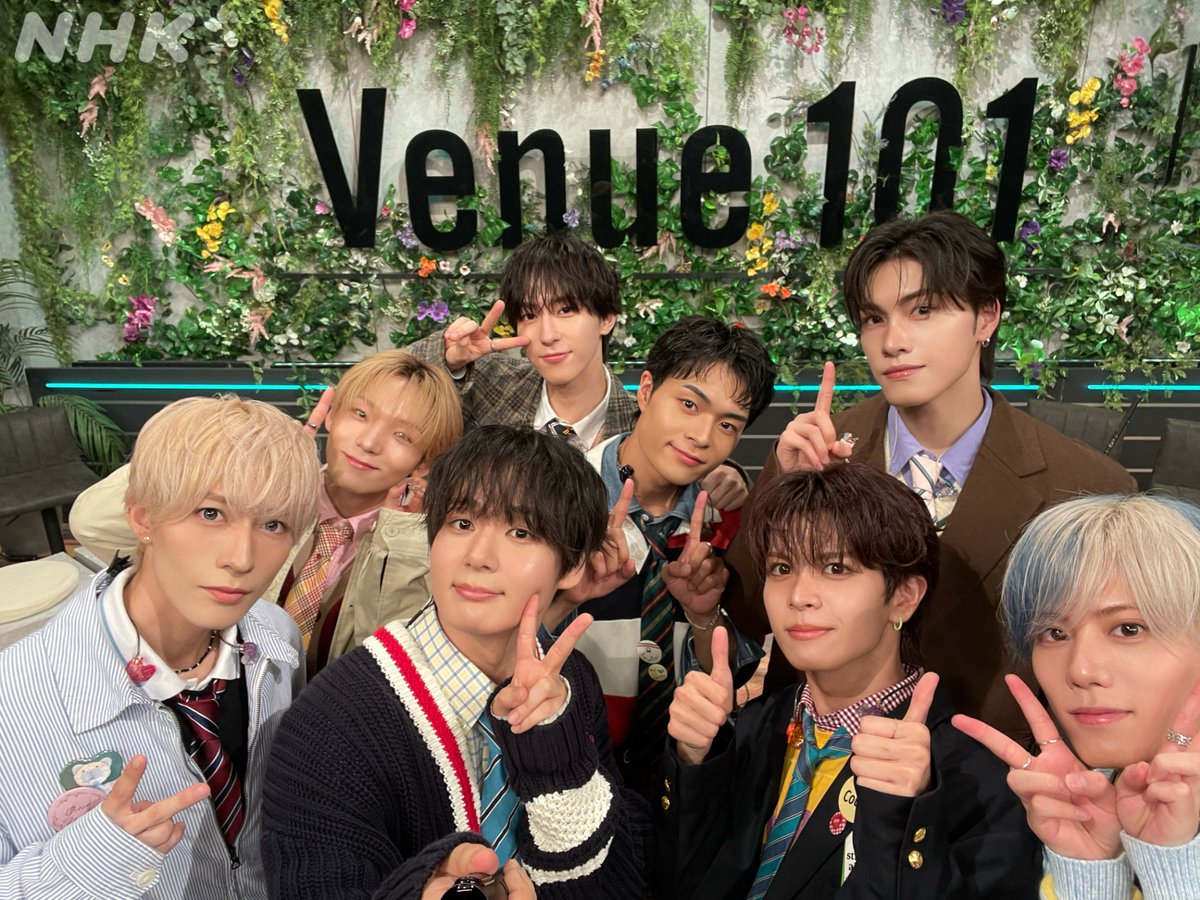 nhk_venue101's tweet photo. 📺#Venue101 NOW ON AIR✨

🐙#OCTPATH / まっすぐなまま🐙

放送は同時配信中👇
スマホでも見られます📱
https://t.co/sm3c3cmmgY

✅夢に向かって生きる人へ”まっすぐな”応援ソング
✅サビの腕を回すキャッチーな振り付け

#ミルクボーイ #駒場孝 が見守る中
パフォーマンスします❣ https://t.co/UGFWq1DcE7