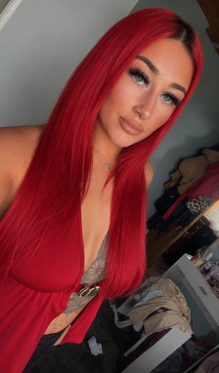 abthechavgooner's tweet photo. Dm to talk about this slut and see candids and more 😍 https://t.co/bOuyyu3eV8