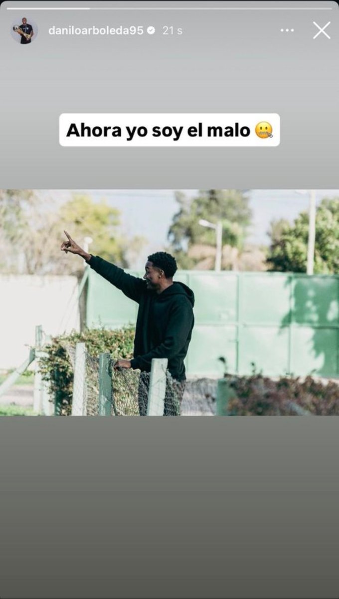 VerdadBanfield's tweet photo. Empiezan a circular rumores de las causas de este posteo de Arboleda. Y el emoji "que no puede hablar" referiría a la ruta del dinero de su cláusula... Al final, los que hablaban pestes de los fideicomisos parece que se armaron el suyo para hacer travesuras... #Banfield https://t.co/OXVgvBAC4U