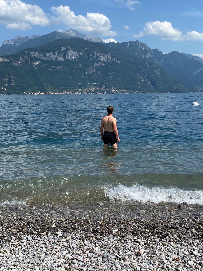 jackmoses777's tweet photo. Lake Como, 2026, 24 years old vs. Lake Como, 2022, 20 years old.

4 years ago, I was backpacking Europe as a college kid on summer break, trying to figure out who I was and what I wanted to do with my life. 

It was on that trip I started writing, just for fun, and I sent my first email newsletter to 8 people (family and friends) about 2 weeks after this pic was taken.

Fast forward 4 years. My career has become writing on the internet. I’ve been traveling, creating events, and coaching, among various other pursuits. And I just came full circle to Europe and Lake Como, where this writing journey began, and brought 13 incredible people to write for a week with me.

I had no concept of how my life would go 4 years ago. I thought I was probably gonna be a consultant or maybe a psychologist. But day by day, things shifted to the point where I am living a life I could not have conceived of, had no idea could exist, and no idea how to create. But it started with one little leap to send one email to 8 people I know, and that seed slowly sprouted into a skillset and career that I would have thought to be impossible when I started.

Take the leap. You have no idea what life has in store for you if you do.