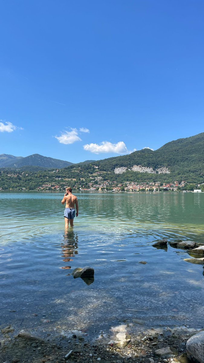 jackmoses777's tweet photo. Lake Como, 2026, 24 years old vs. Lake Como, 2022, 20 years old.

4 years ago, I was backpacking Europe as a college kid on summer break, trying to figure out who I was and what I wanted to do with my life. 

It was on that trip I started writing, just for fun, and I sent my first email newsletter to 8 people (family and friends) about 2 weeks after this pic was taken.

Fast forward 4 years. My career has become writing on the internet. I’ve been traveling, creating events, and coaching, among various other pursuits. And I just came full circle to Europe and Lake Como, where this writing journey began, and brought 13 incredible people to write for a week with me.

I had no concept of how my life would go 4 years ago. I thought I was probably gonna be a consultant or maybe a psychologist. But day by day, things shifted to the point where I am living a life I could not have conceived of, had no idea could exist, and no idea how to create. But it started with one little leap to send one email to 8 people I know, and that seed slowly sprouted into a skillset and career that I would have thought to be impossible when I started.

Take the leap. You have no idea what life has in store for you if you do.